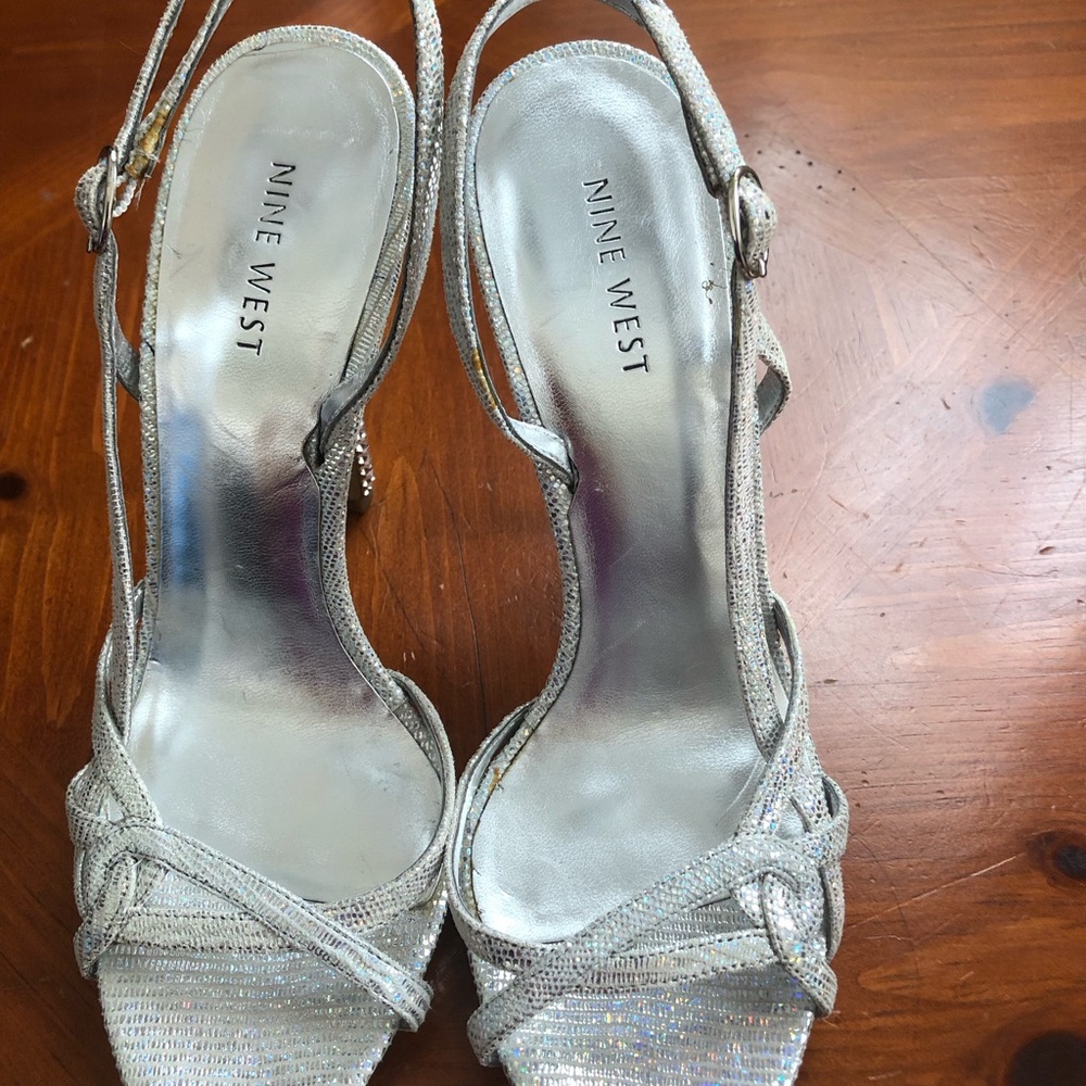 Nine West Metallic Strappy Heels Size 8